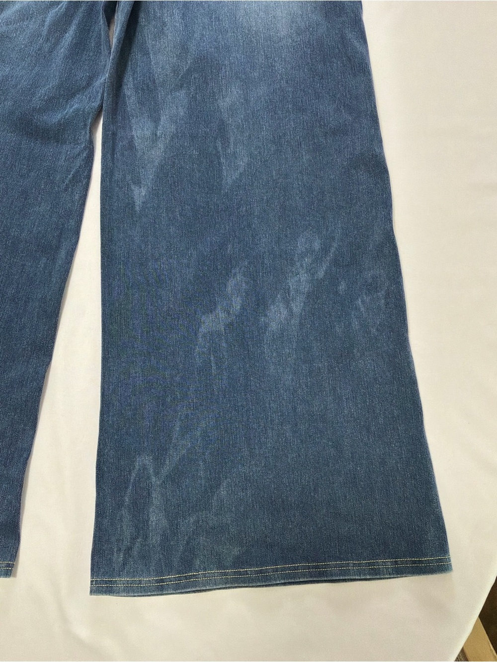 HALARA Wide-Leg Flare Jeans in Washed Blue - Picture 15 of 15